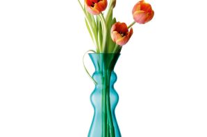 Ваза на столе рисунок