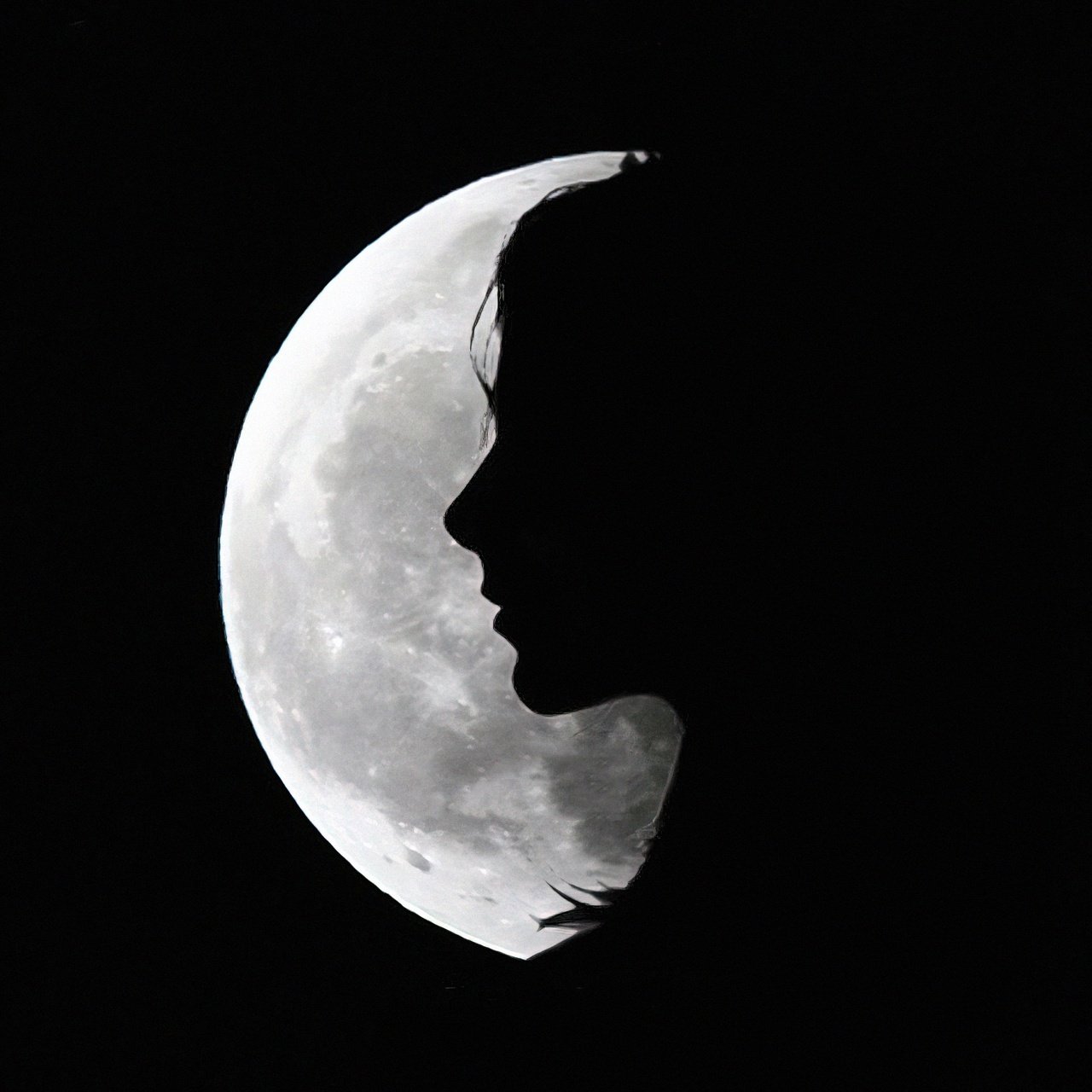 Картинки луны человек. Лицо на фоне Луны. Девушка-Луна. Луна с женским лицом. Луна силуэт.