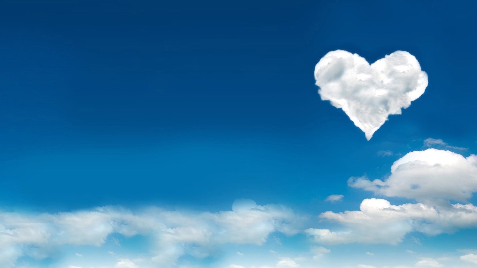Небо поможет в хорошем. Облако в виде сердца. Сердце на фоне неба. Облако в виде сердечка. Сердце из облаков.