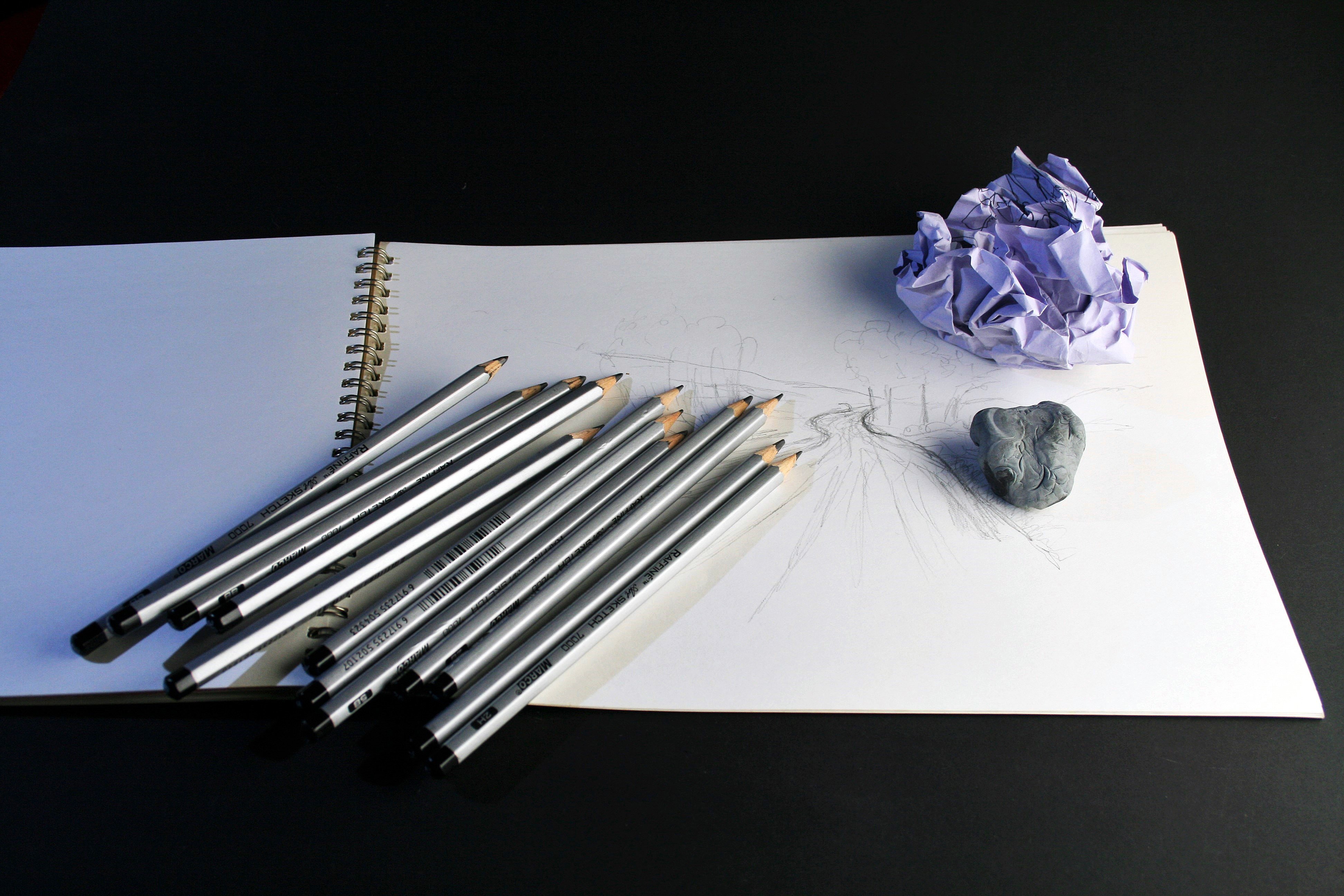 Начинка простого карандаша. Рисование Эстетика. Рисование карандашом. Карандаш художника. Эскизные карандаши.