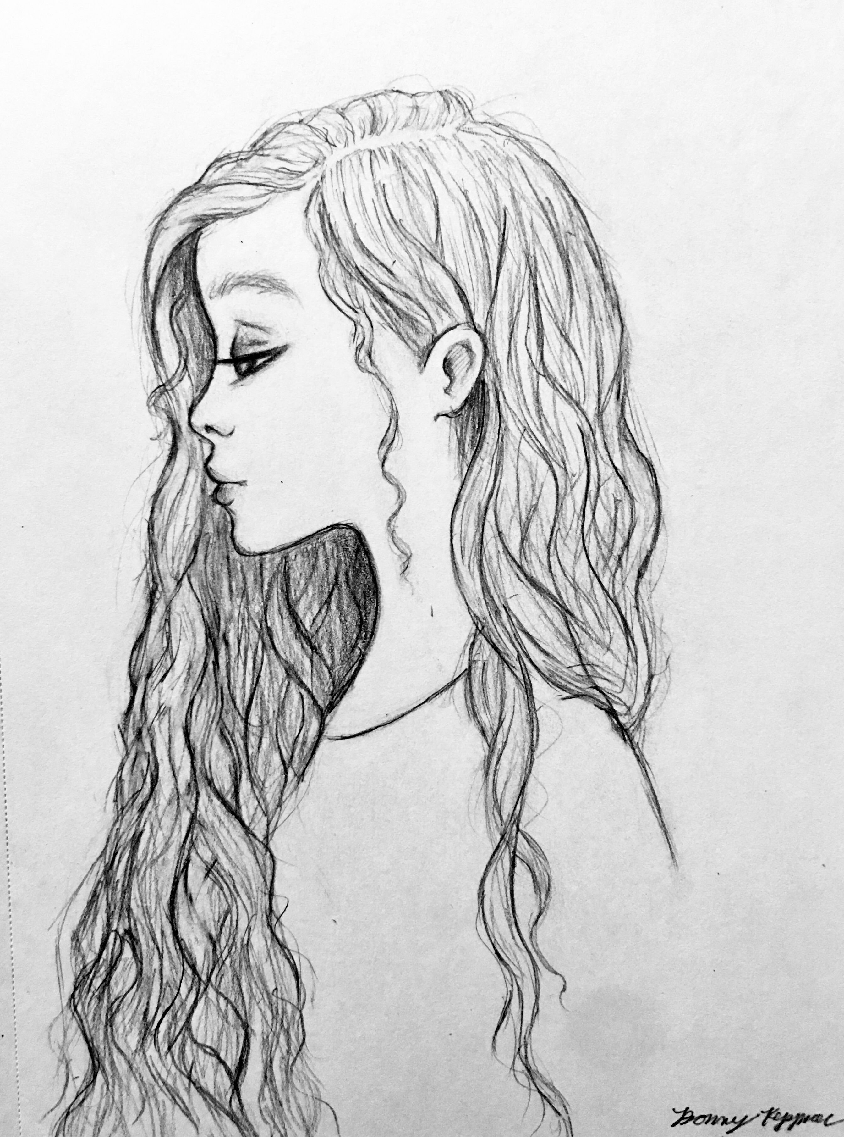 Удлиненный рисунок. Длинный рисунок. Необычные рисунки девушек карандашом. Длинные волосы рисунок. Набросок девочки.