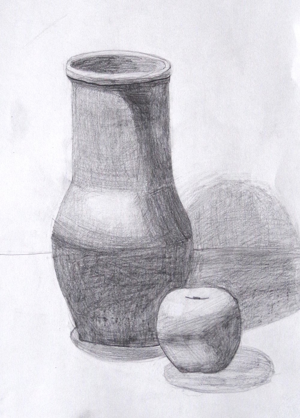 Изо 4 класс ваза. Натюрморт рисунок. Натюрморт карандашом. Натюрморт рисунок карандашом. Натюрморт ваза и яблоко.