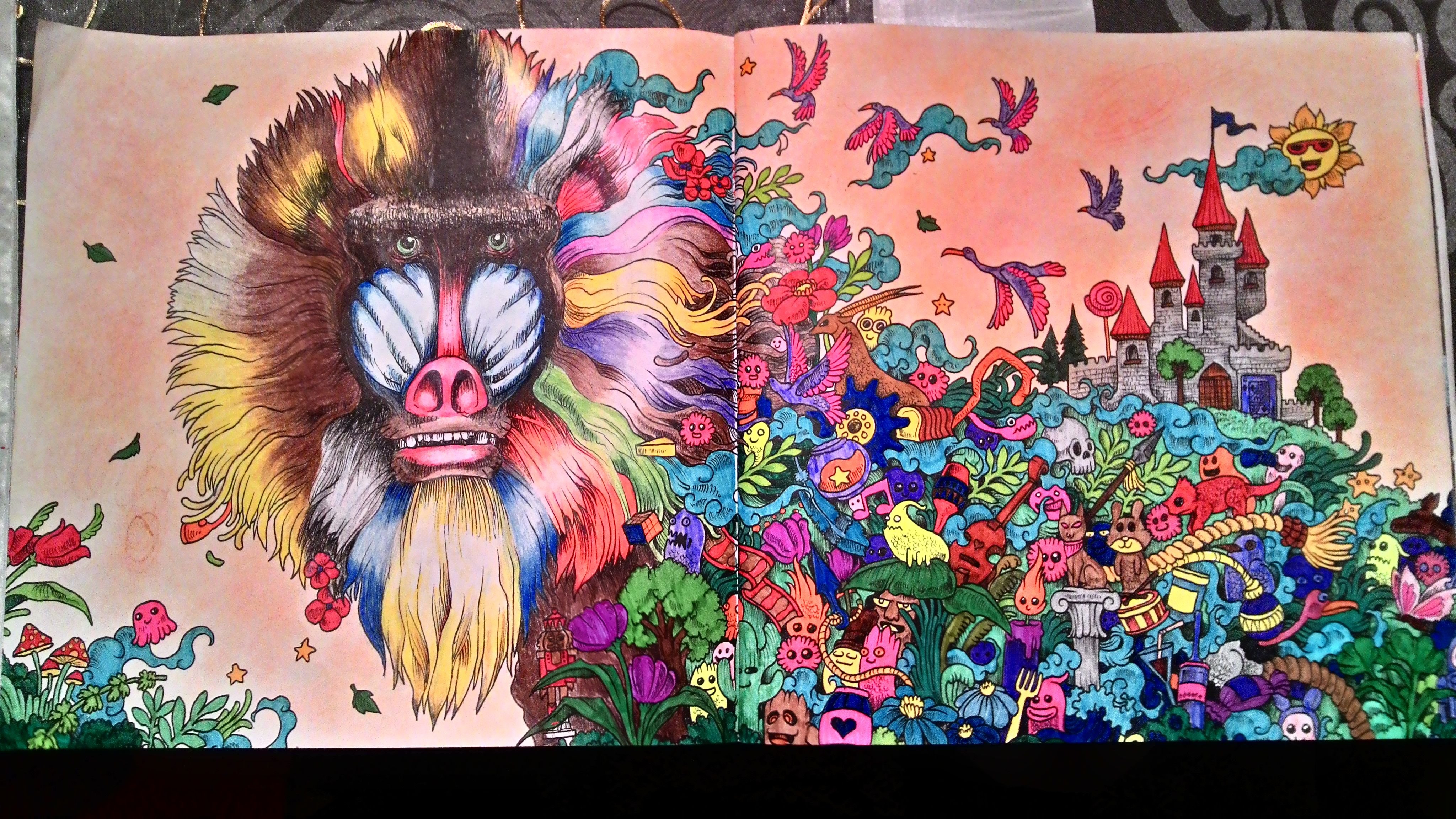 Разрисовка стен. Раскрашивают под. Раскрашивание красками для детей. Роспись стен в подъезде. Краски для лица.