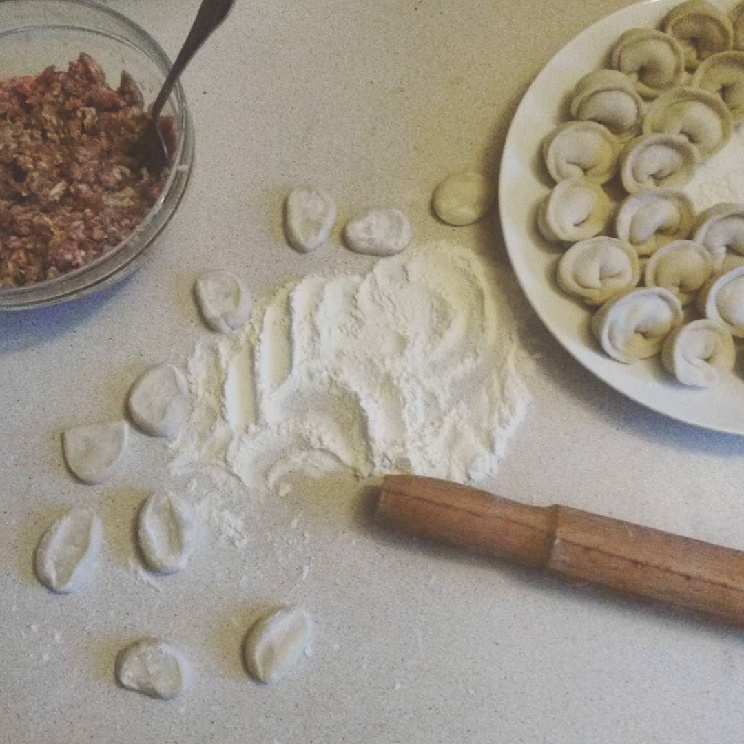 Лепим домашние пельмени