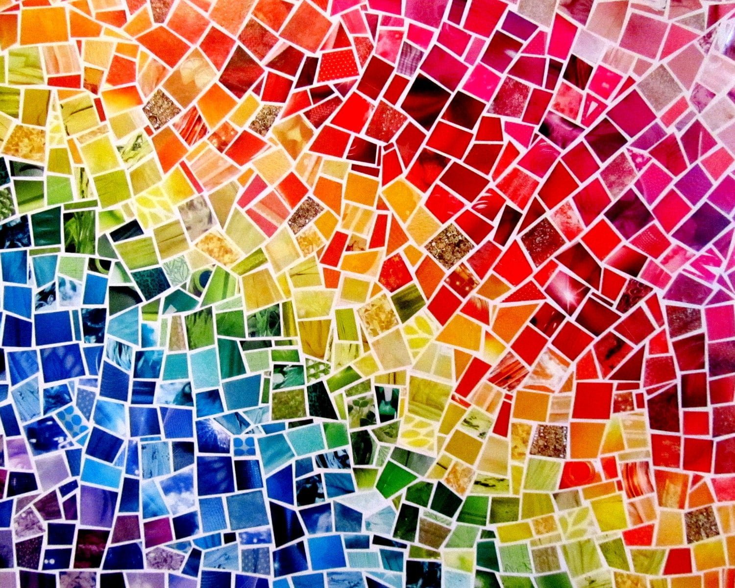 Мозаика на телефон. Смальта мозаика белая. Разноцветная мозаика. Плитка мозаика разноцветная. Разноцветная стеклянная мозайка.