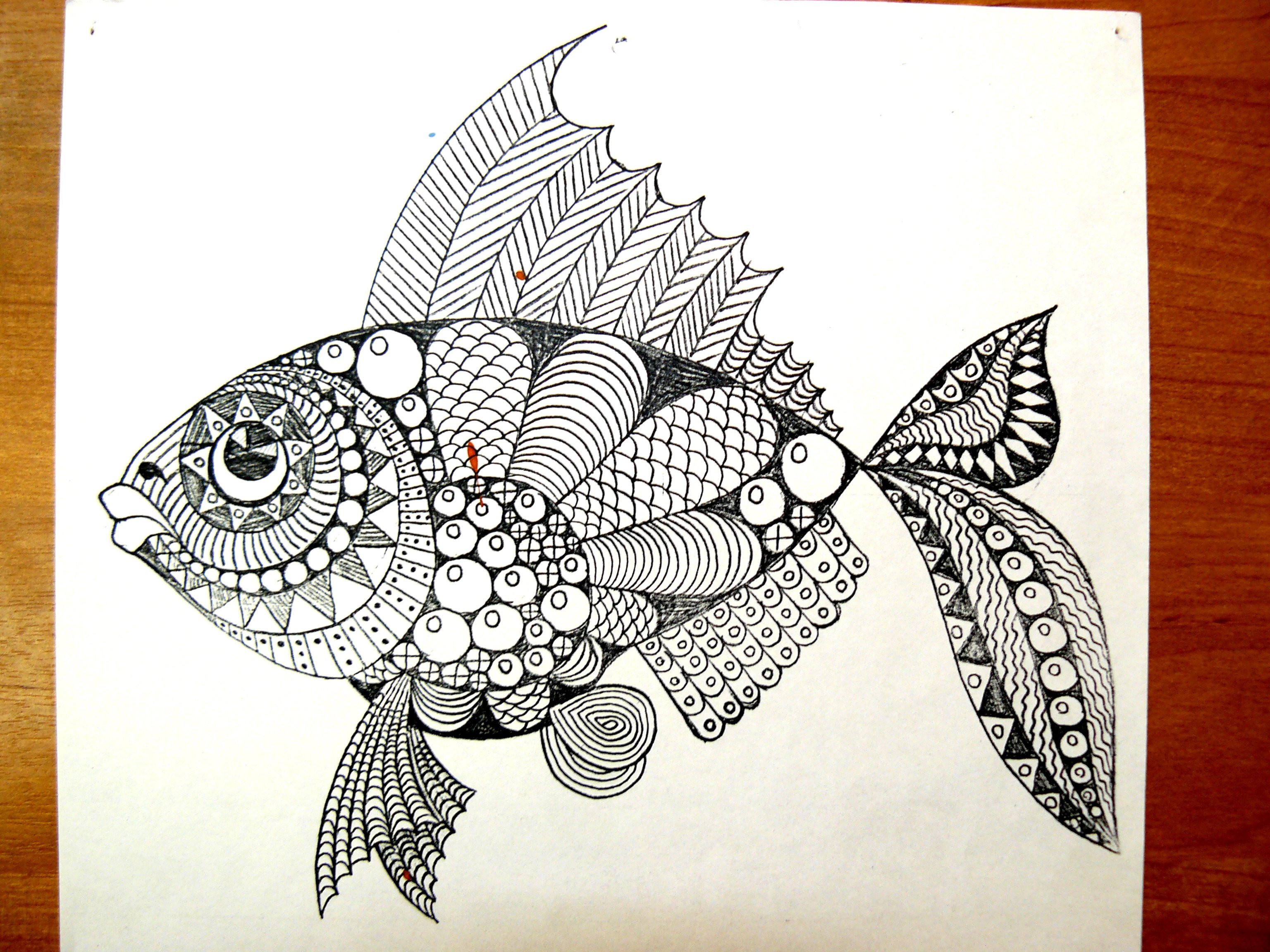 Рисунок в графике 2 класс. Зенарт рыбки. Зенарт дудлинг. Стилизованные рыбы. Декоративное рисование гелевой ручкой.