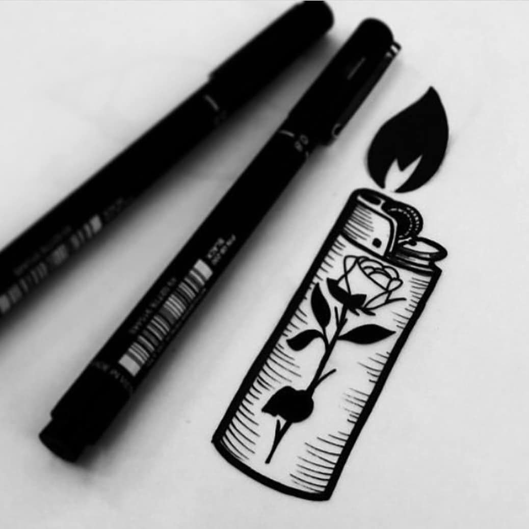 Зажигалка черной ручкой