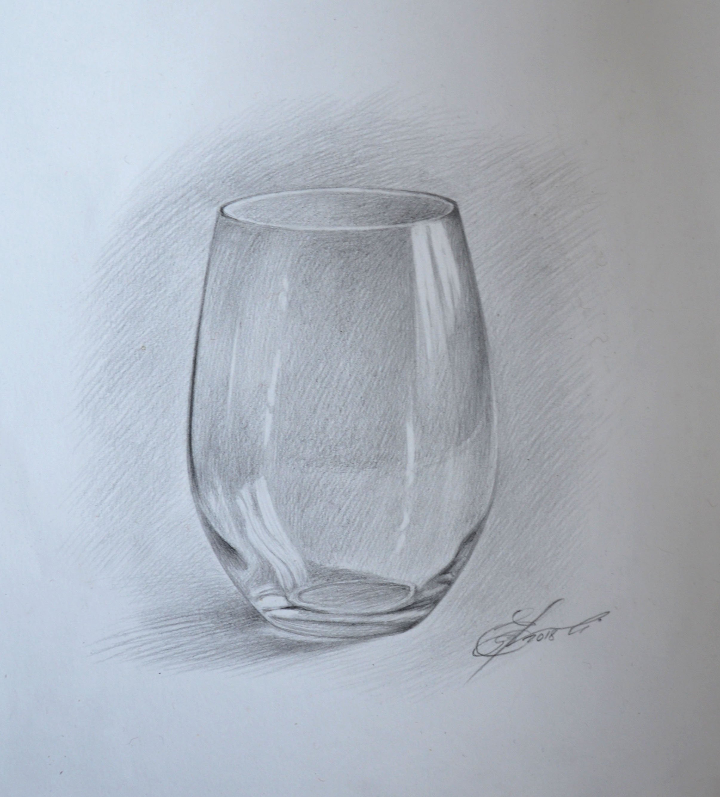 Стакан воды карандашом. Рисование стеклянных предметов. Стеклянный стакан карандашом. Наброски предметов. Стеклянная ваза карандашом.