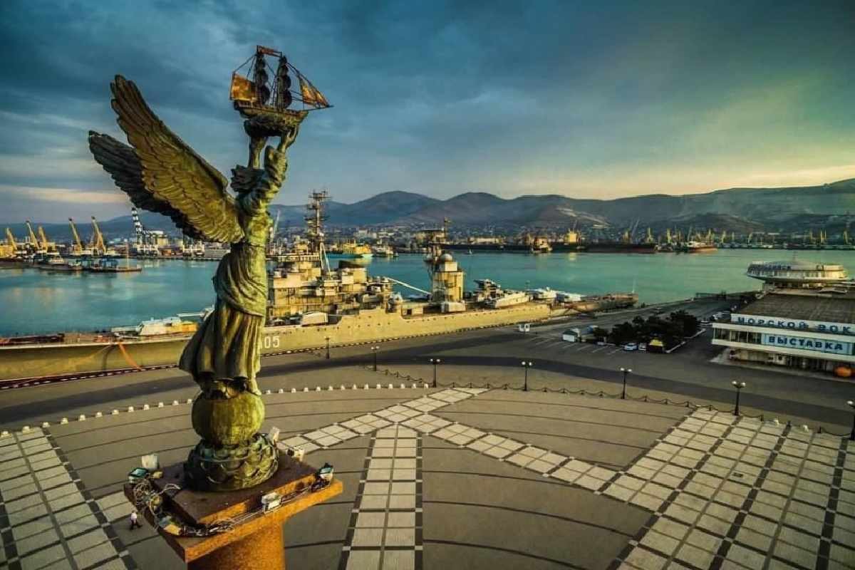 Город Новороссийск набережная