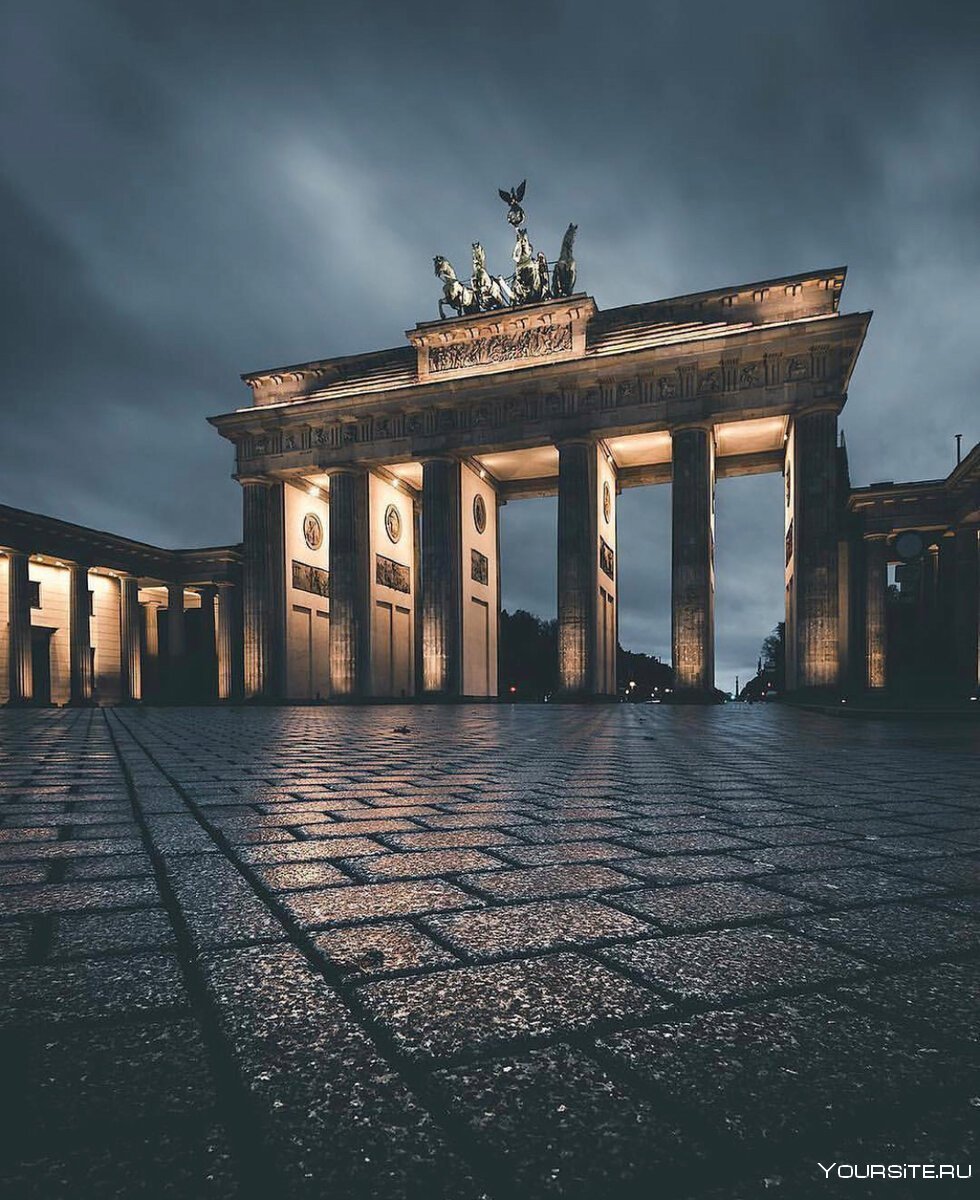 Бранденбургские ворота в Берлине