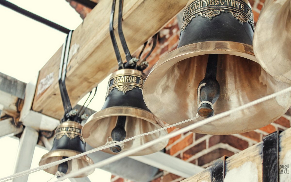 Владимир Петров-Кириллов "ангелы на колоконе".( Современный художник).