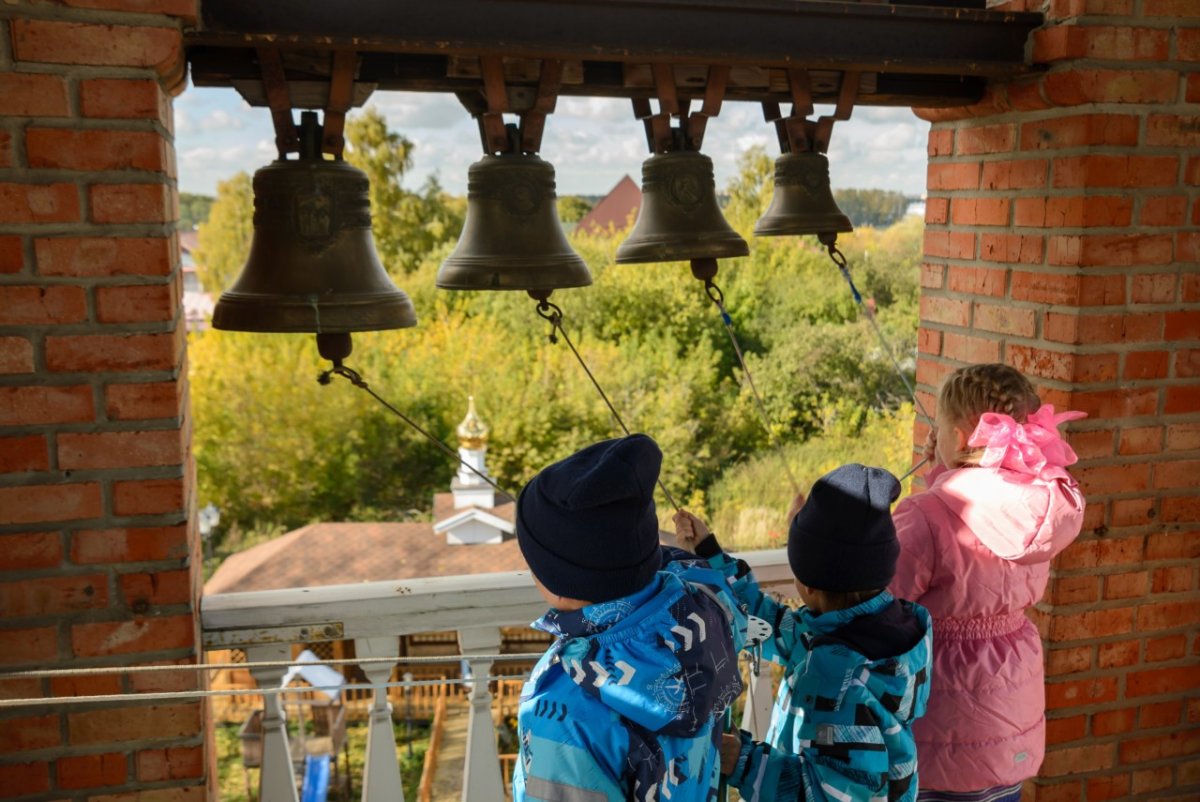 Звон колокольный в Суздале