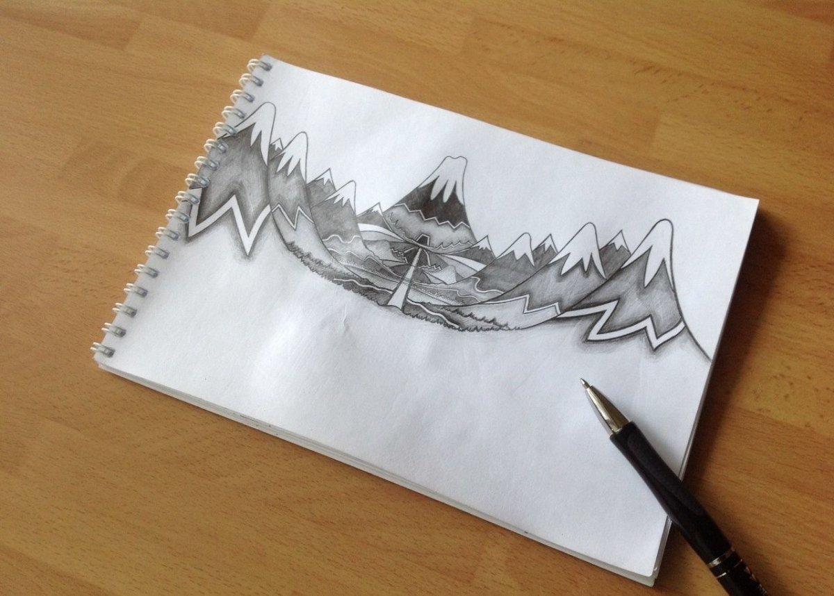 Рисунки на альбомном листе