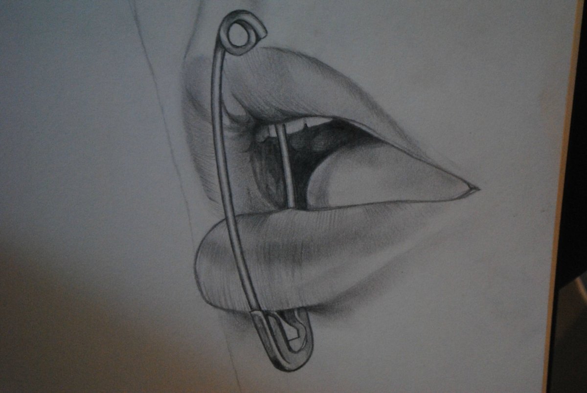 Красивые милые рисунки девушек карандашом