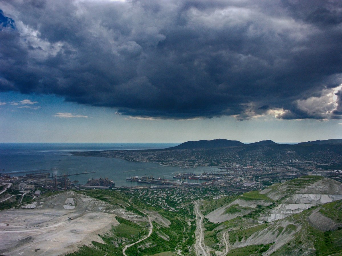 Город Новороссийск море