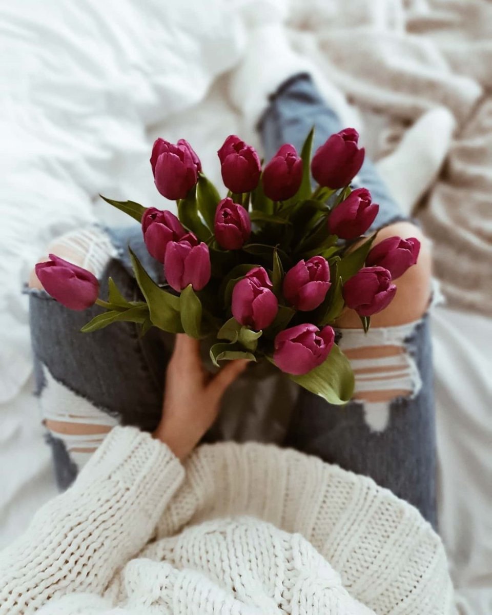 Тюльпаны акварель скетчинг 8 марта