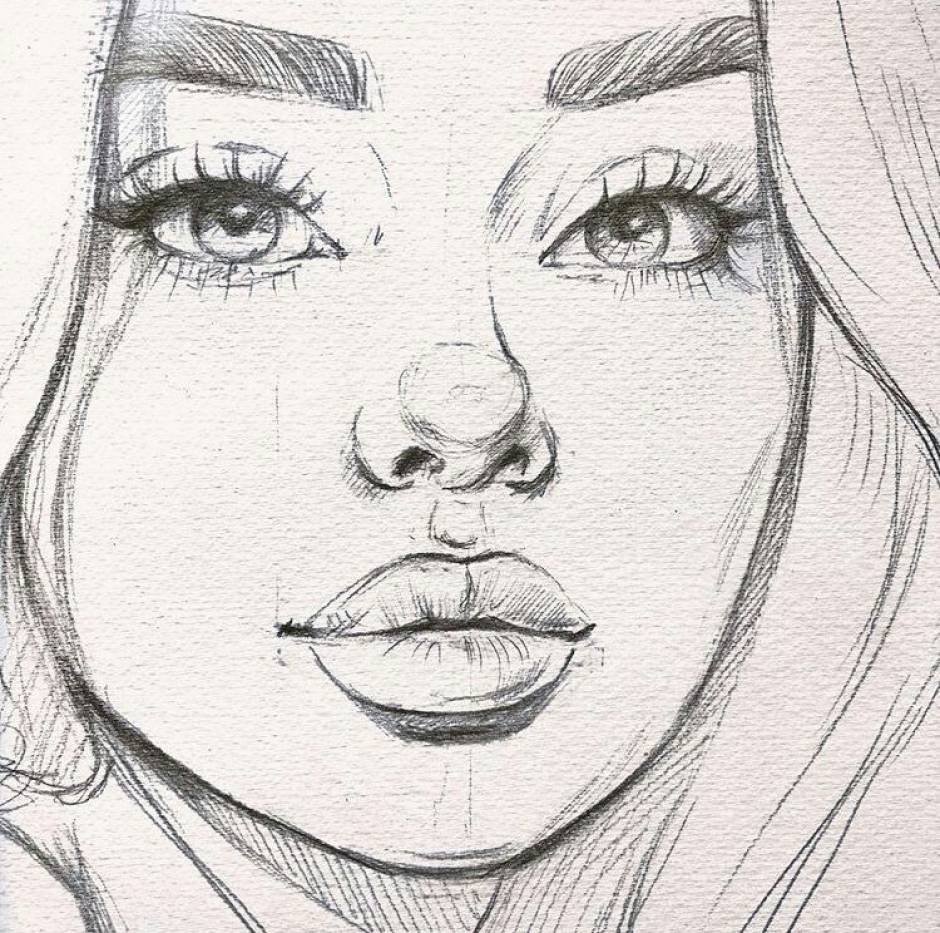 Лицо девушки карандашом