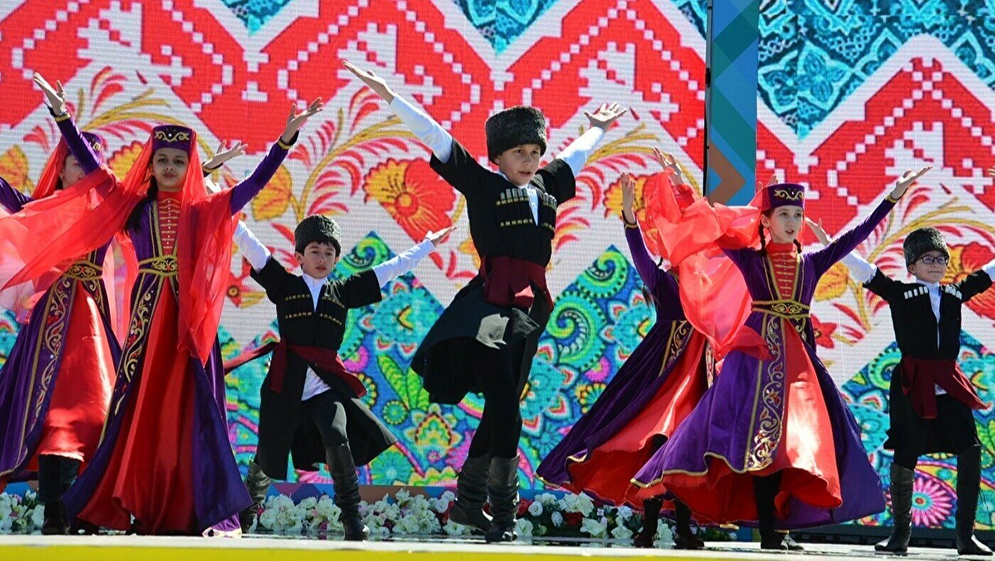 1 мая единство народа казахстана. Праздник единства народа Казахстана. С днём единства народов. С праздником единства народа.