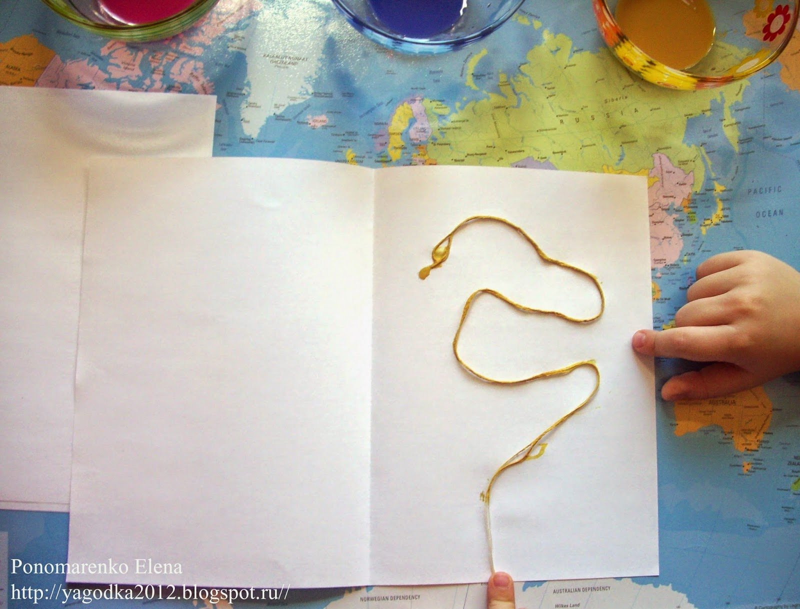Рисовать нитками. Рисование нитью. Рисование нитью и красками. Рисование нитками и красками на бумаге. Рисование нитками для детей.